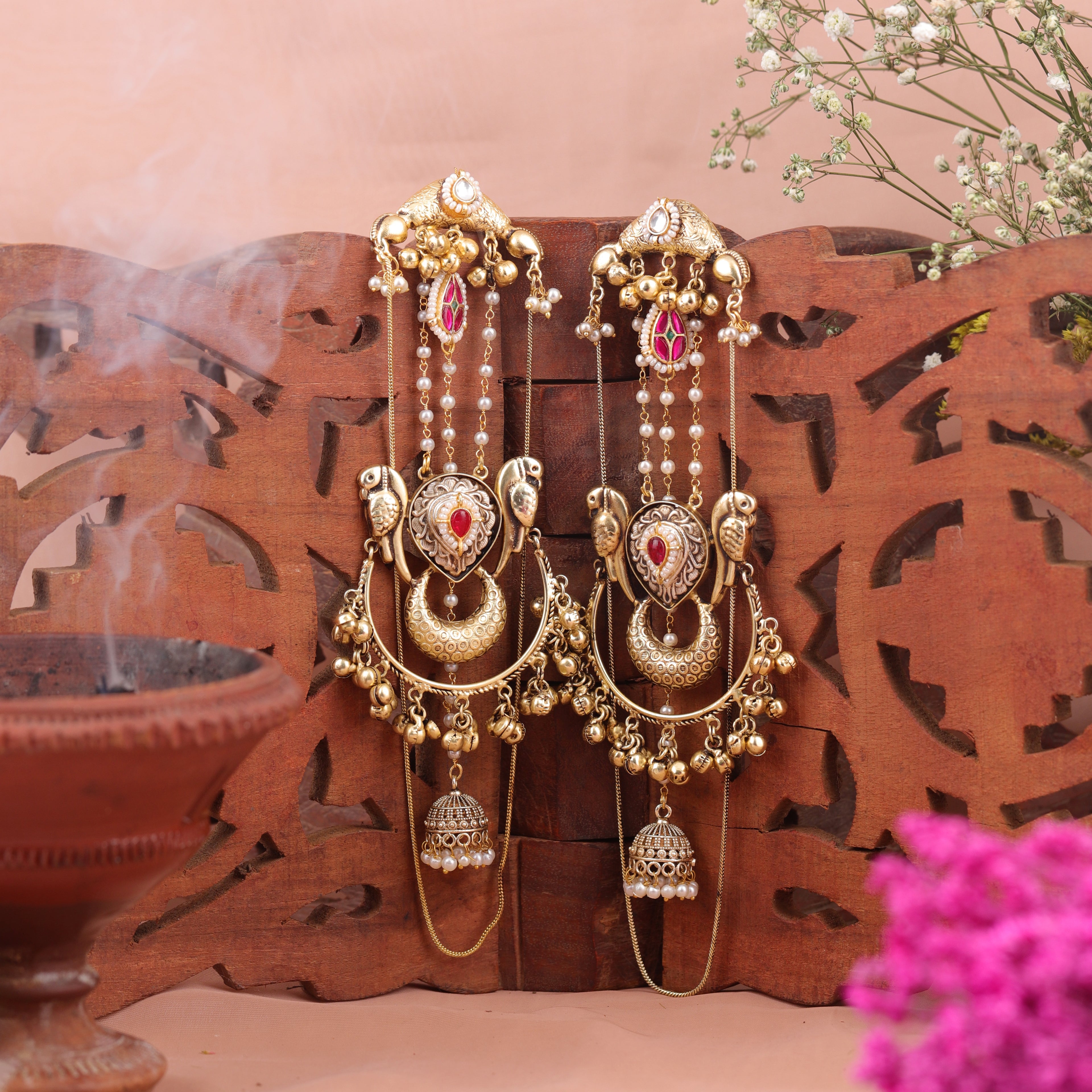 Manik Kundan Jhumka Earring